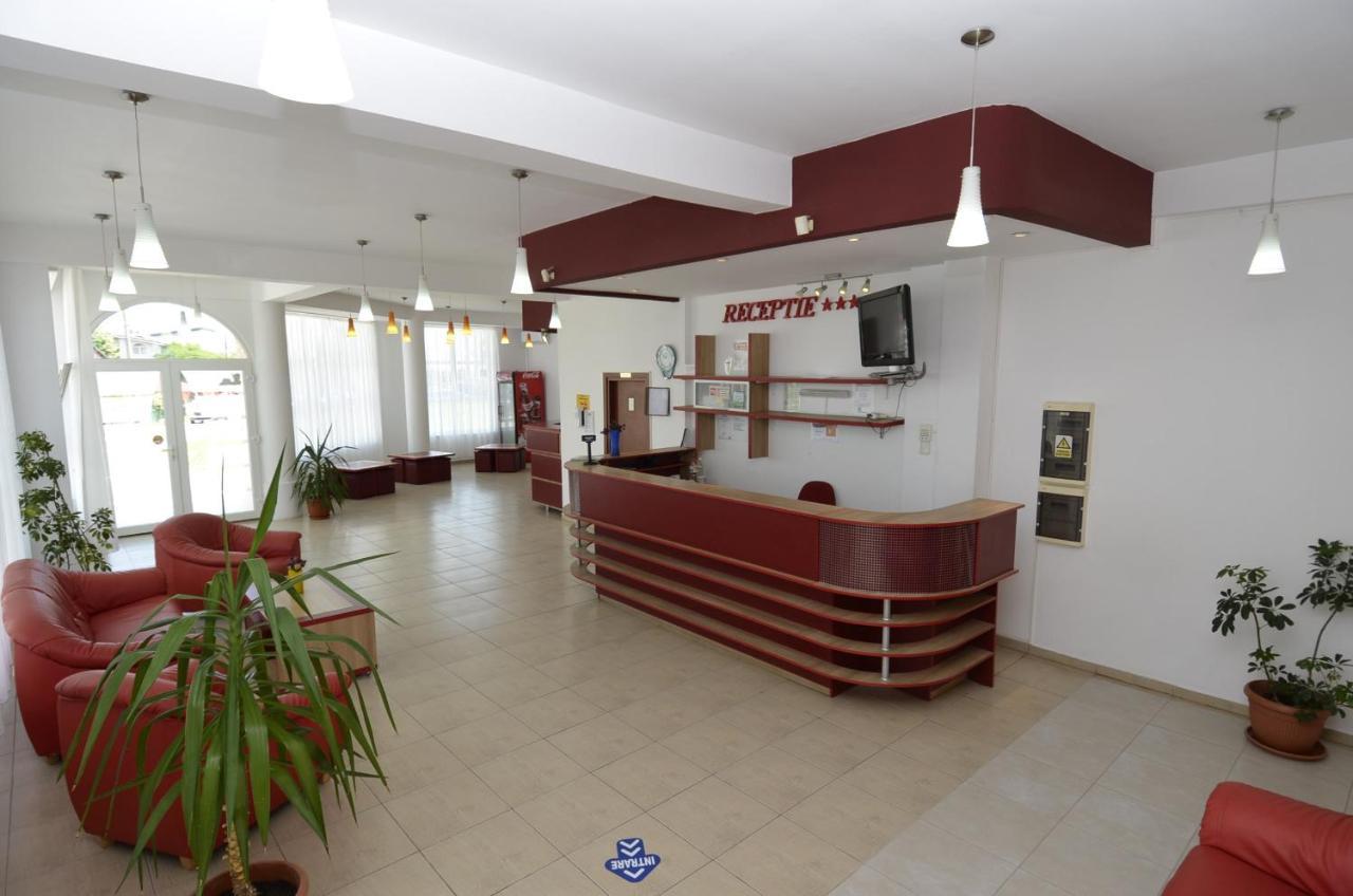 Hotel Intim Costinesti Esterno foto