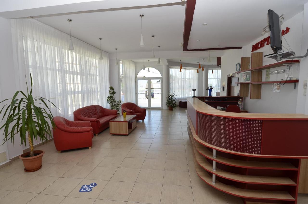 Hotel Intim Costinesti Esterno foto
