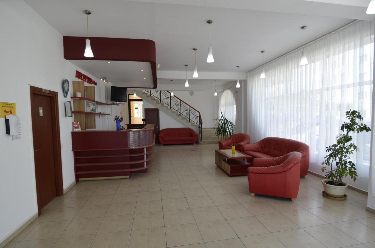 Hotel Intim Costinesti Esterno foto