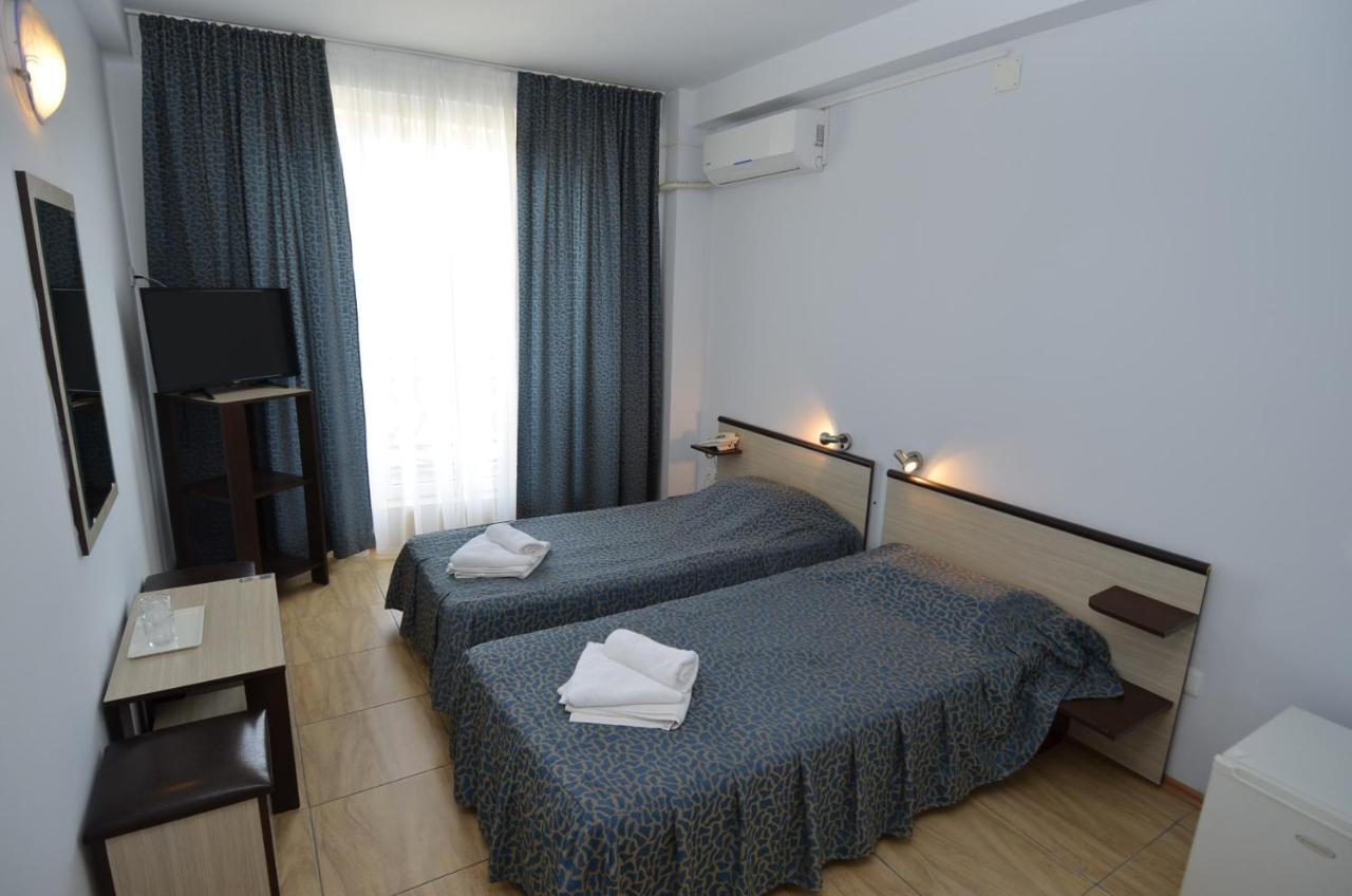 Hotel Intim Costinesti Esterno foto